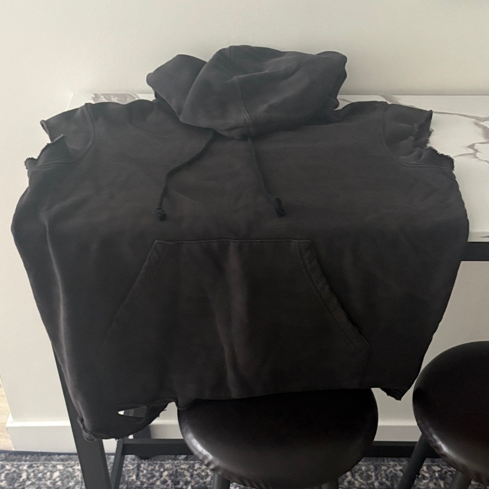 Black Sleeveless Hoodie with Front Pocket new no tag